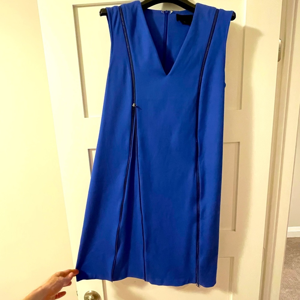 Zippered adjustable dress